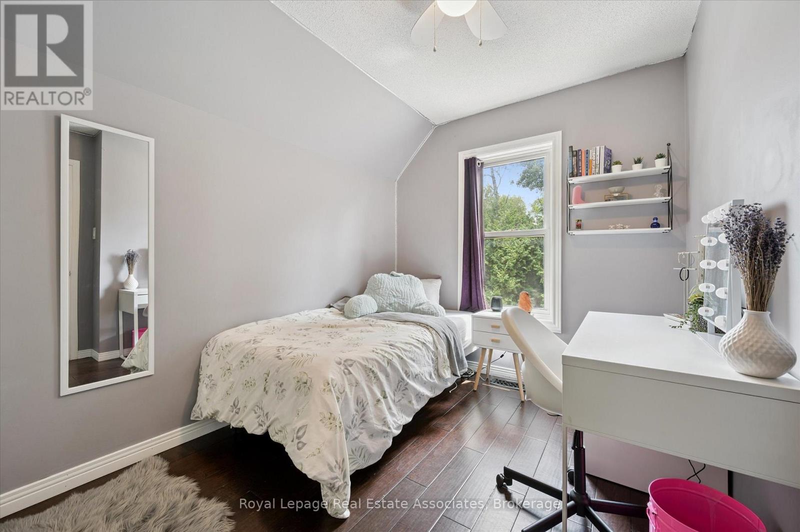 Photo 22 of 23 Brock Road N, Puslinch ON