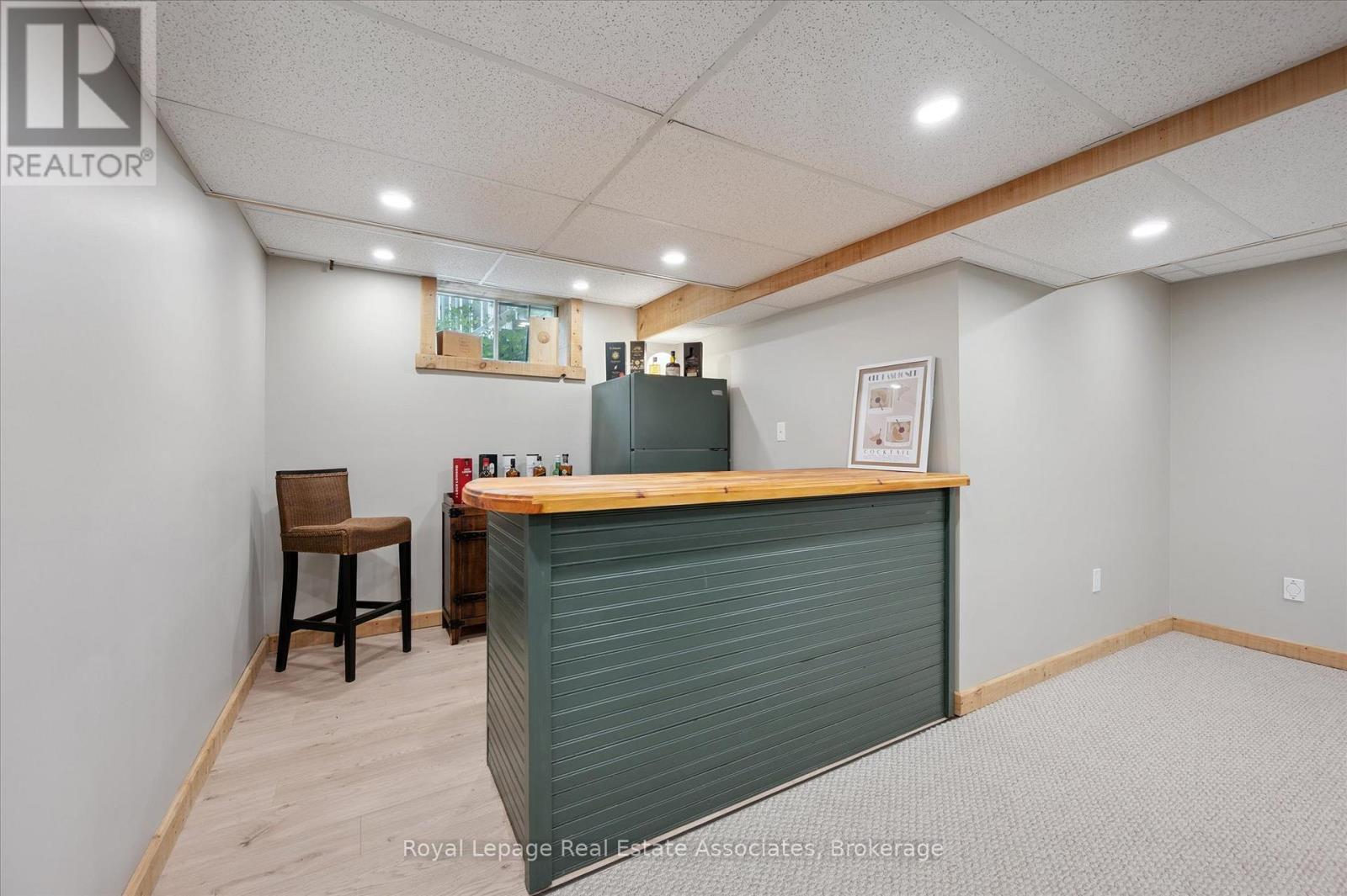 Photo 30 of 23 Brock Road N, Puslinch ON