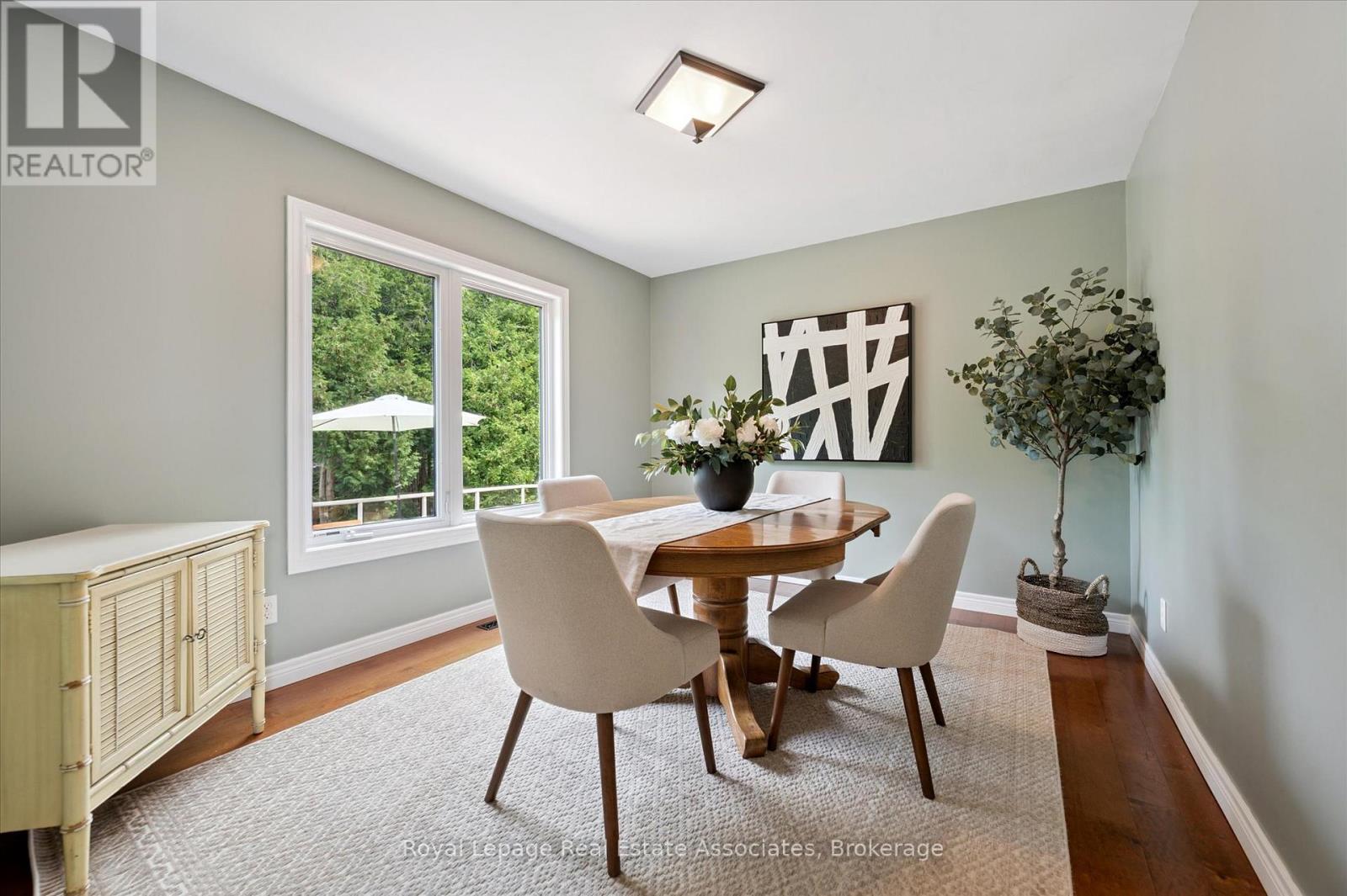 Photo 11 of 23 Brock Road N, Puslinch ON