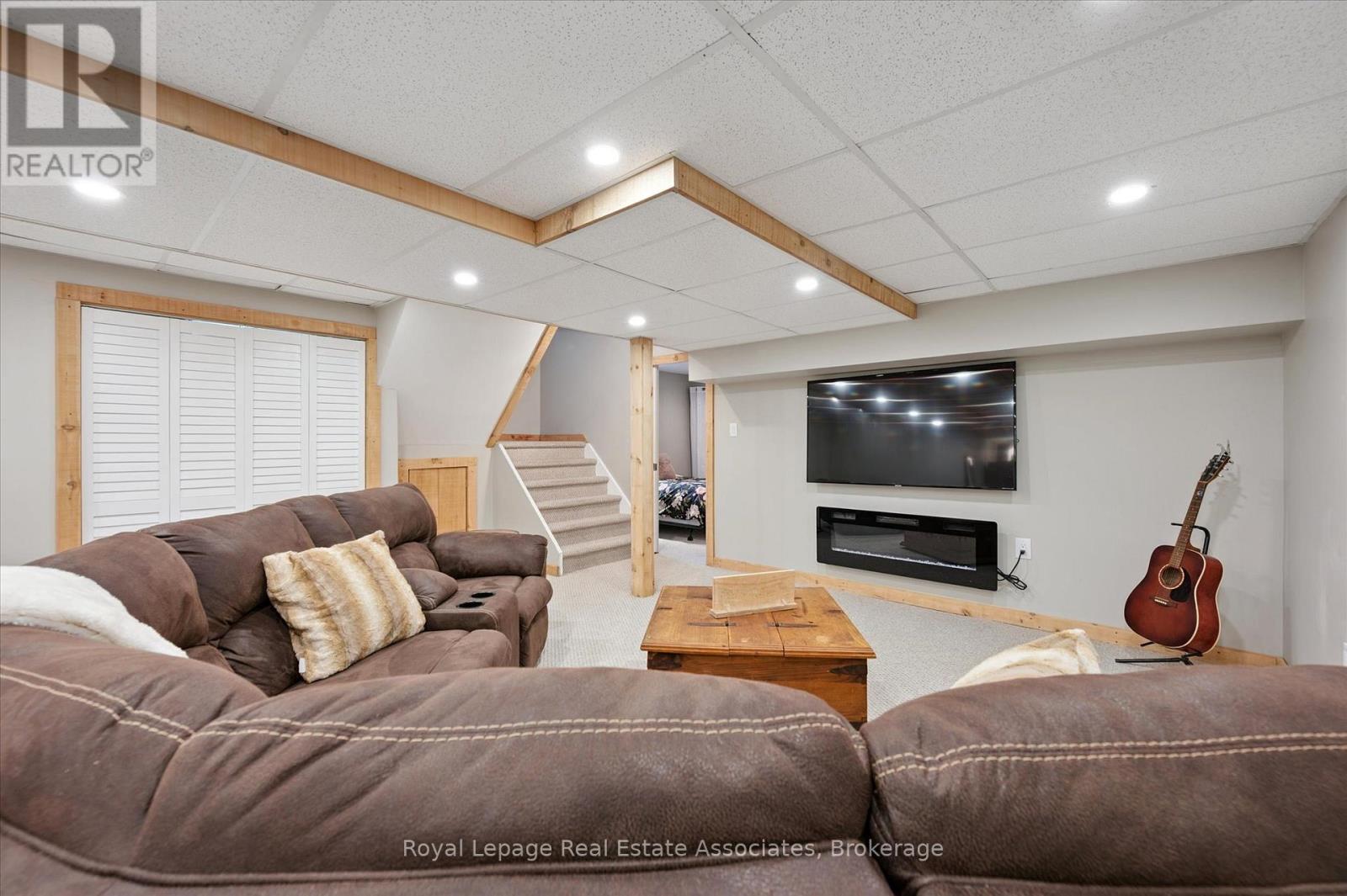 Photo 29 of 23 Brock Road N, Puslinch ON