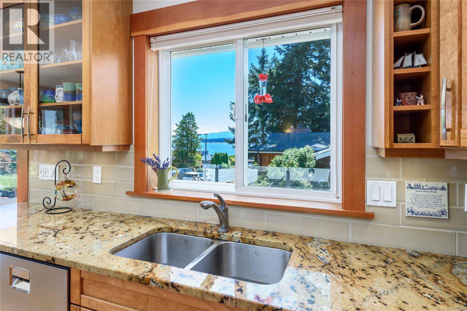 169 Manor Dr, Comox