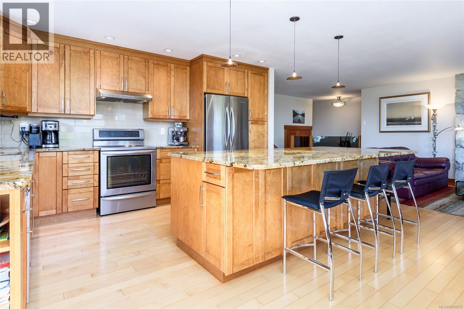 169 Manor Dr, Comox