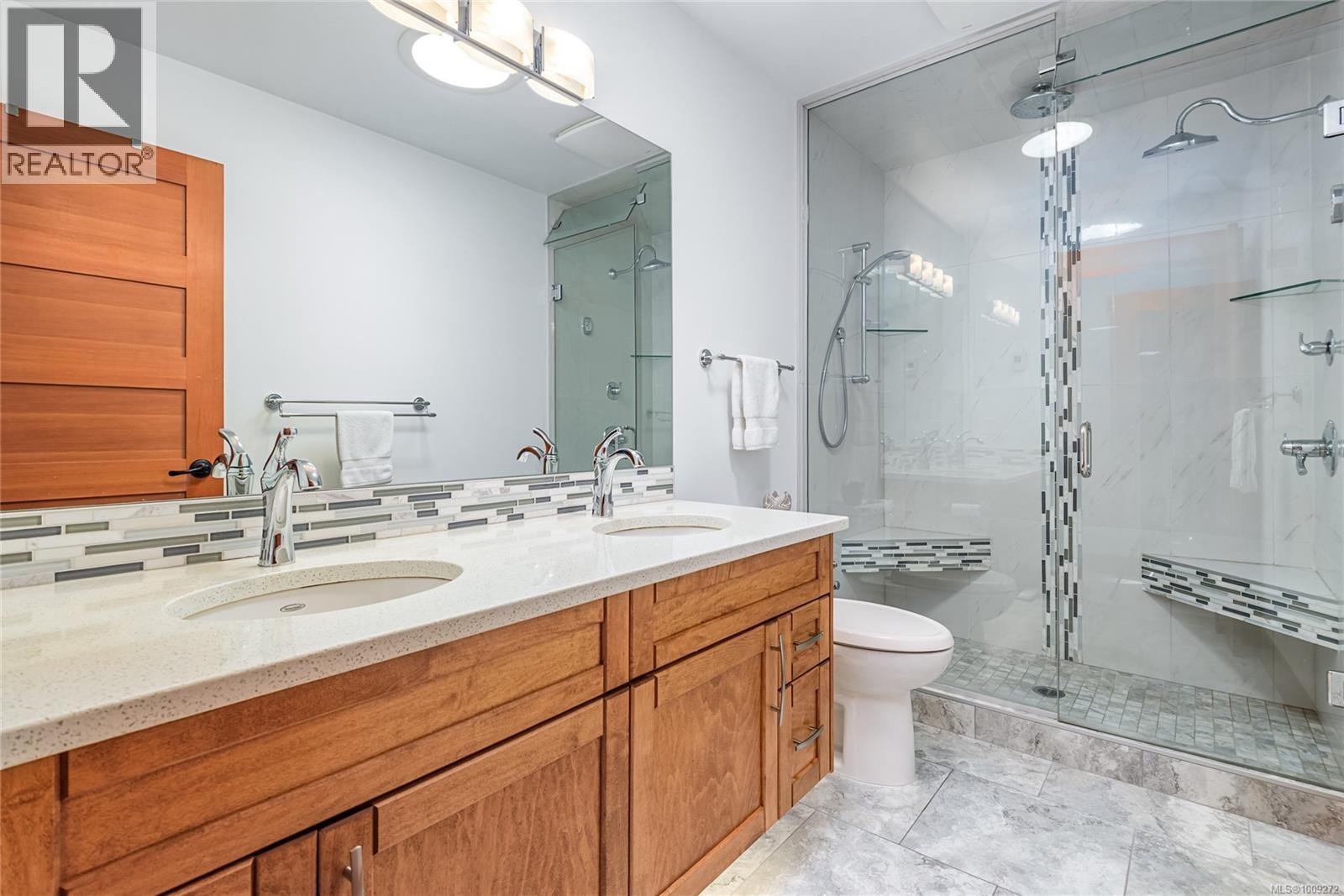 169 Manor Dr, Comox