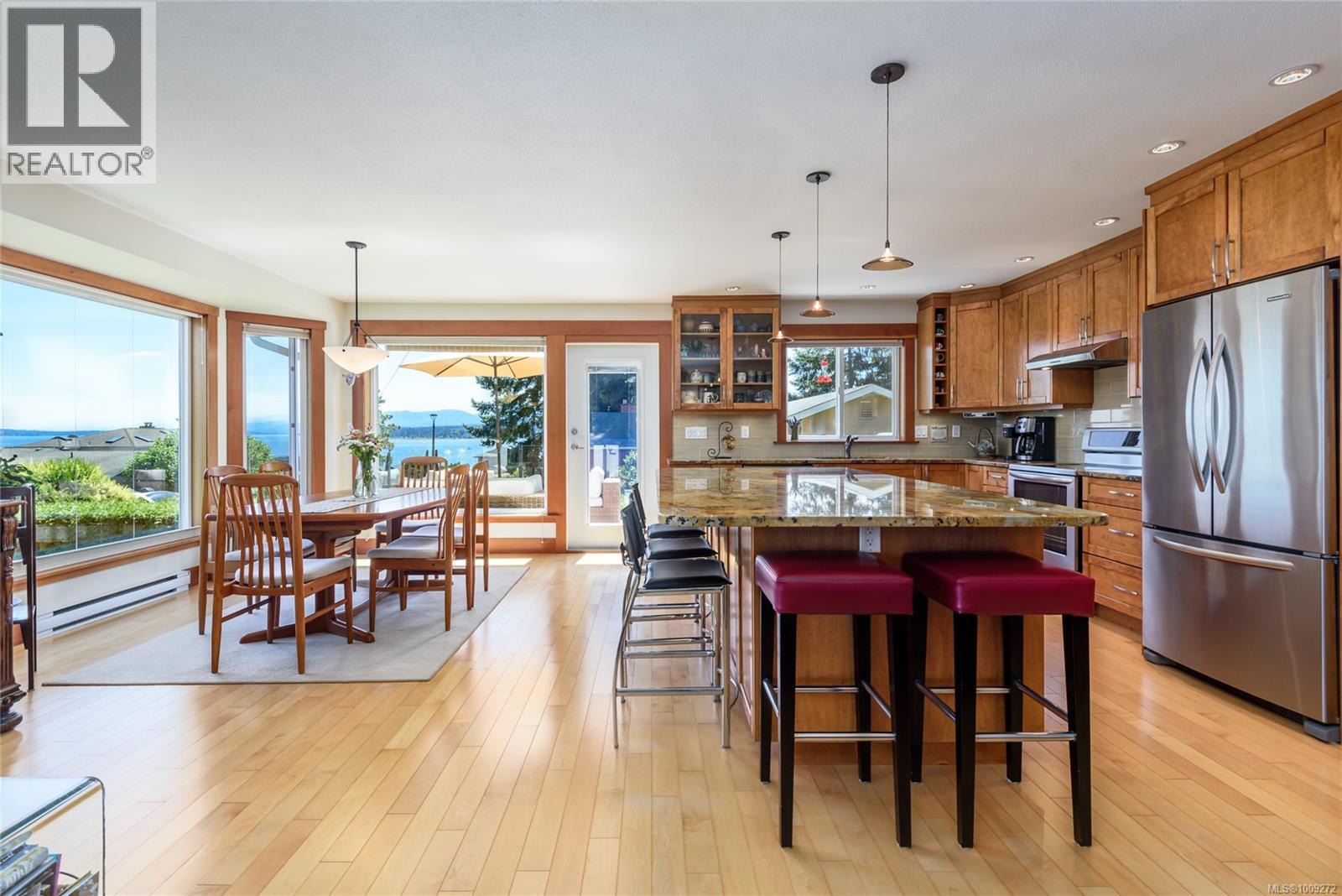 169 Manor Dr, Comox
