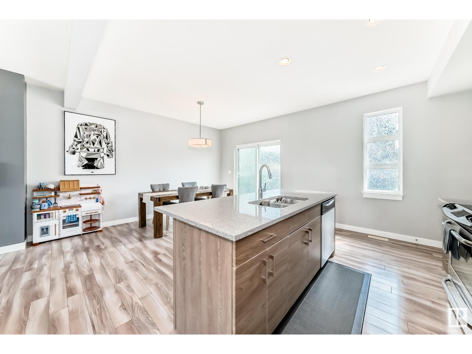 Photo 9 of 14723 125 St Nw, Edmonton AB