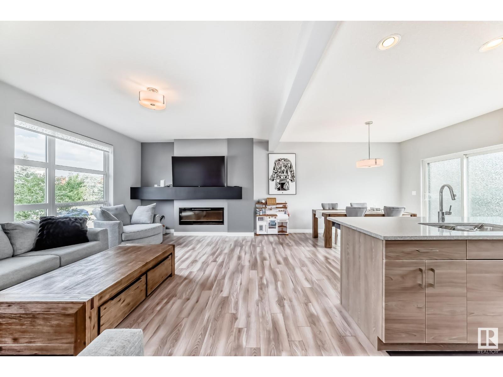 Photo 2 of 14723 125 St Nw, Edmonton AB