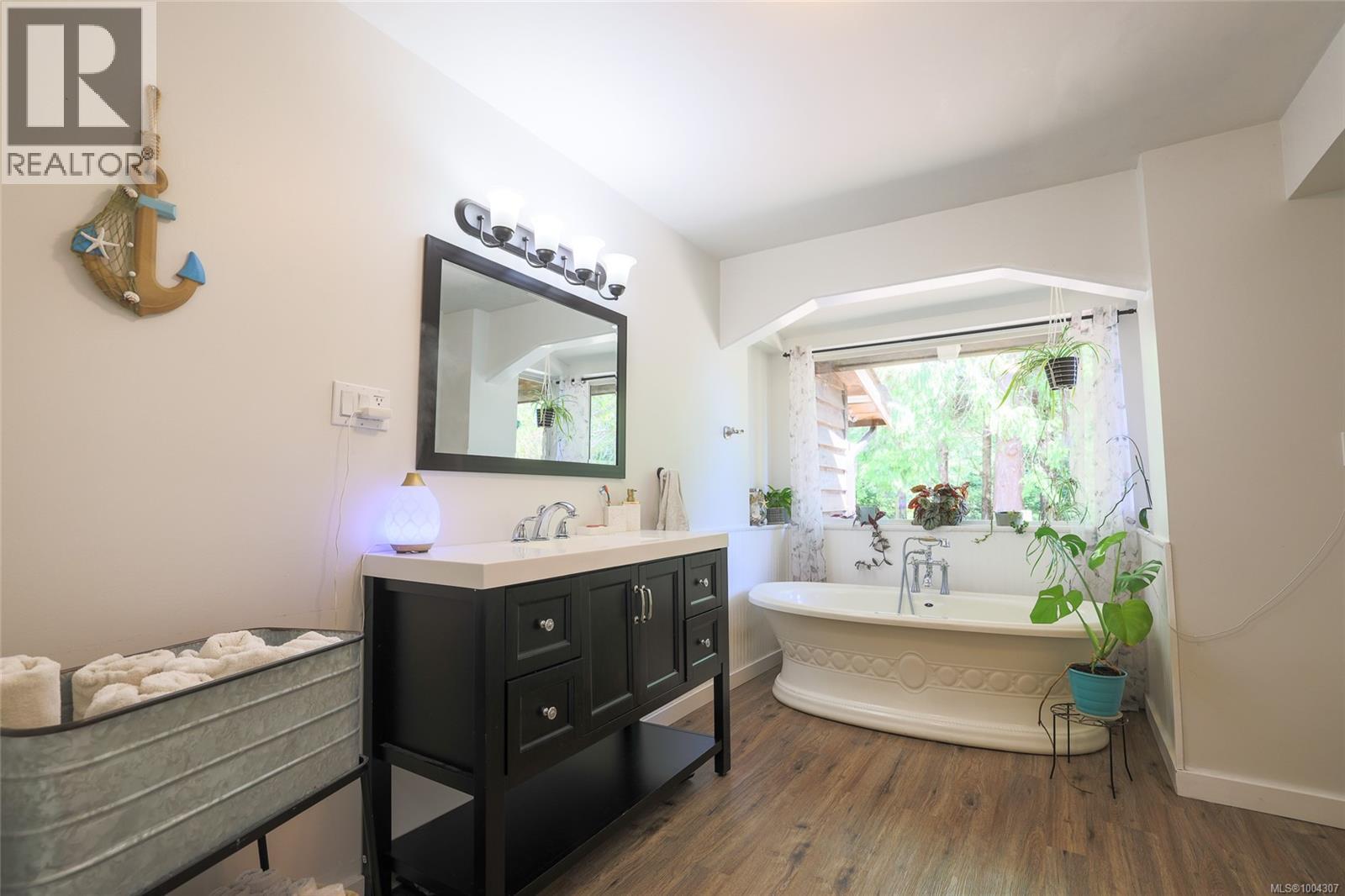 B-610 NIMPKISH HEIGHTS RD - 32