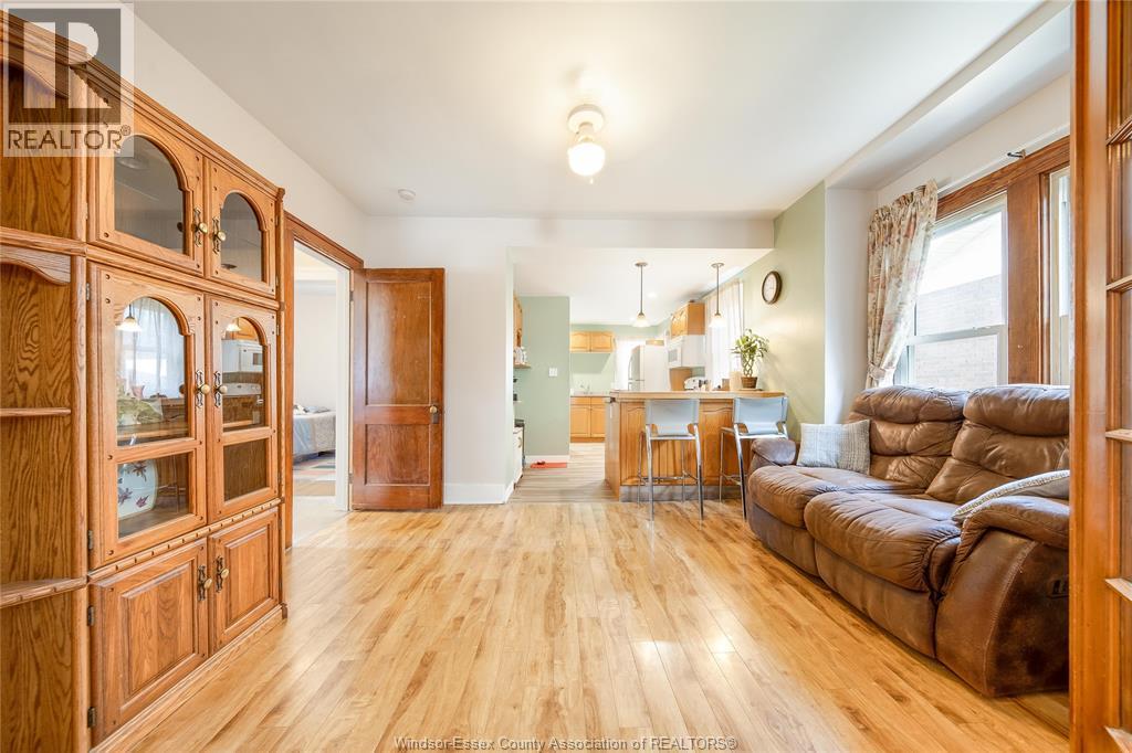 Photo 10 of 1588 Marentette Avenue, Windsor ON