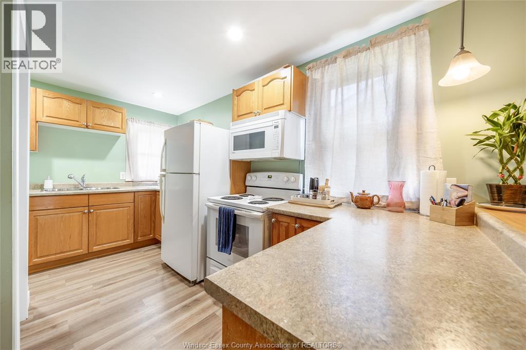 Photo 3 of 1588 Marentette Avenue, Windsor ON