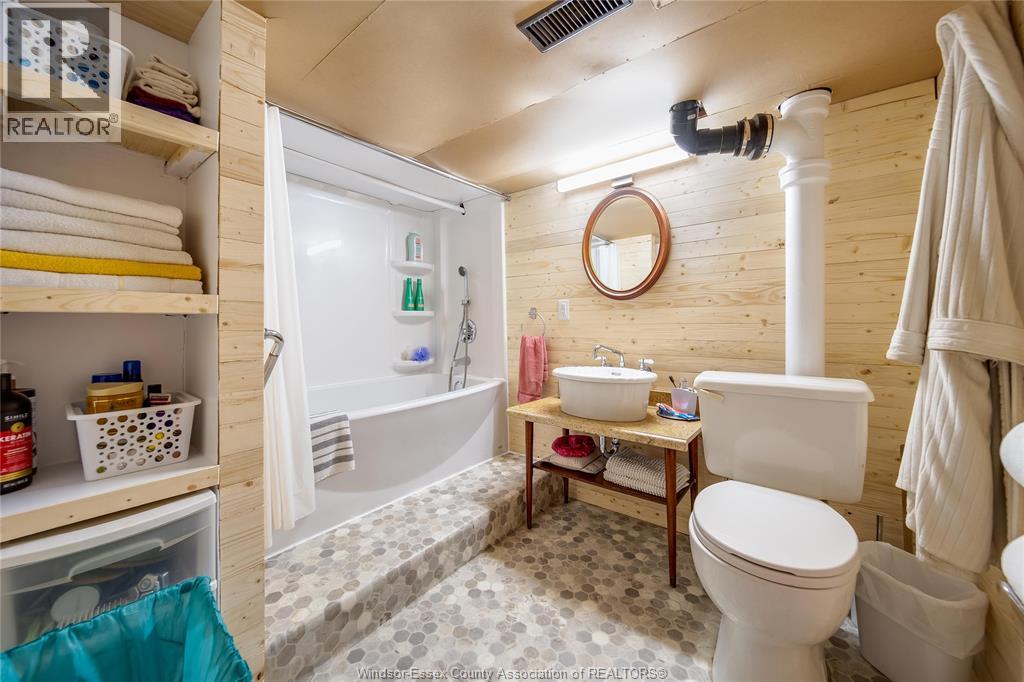 Photo 37 of 1588 Marentette Avenue, Windsor ON