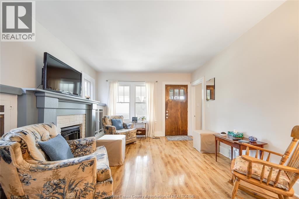 Photo 23 of 1588 Marentette Avenue, Windsor ON