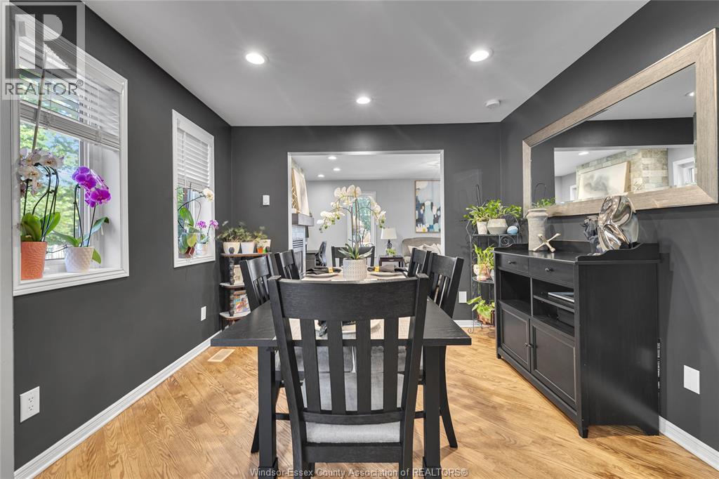 Photo 11 of 211 Bayberry, Lakeshore ON