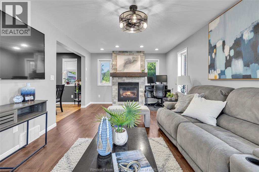 Photo 13 of 211 Bayberry, Lakeshore ON