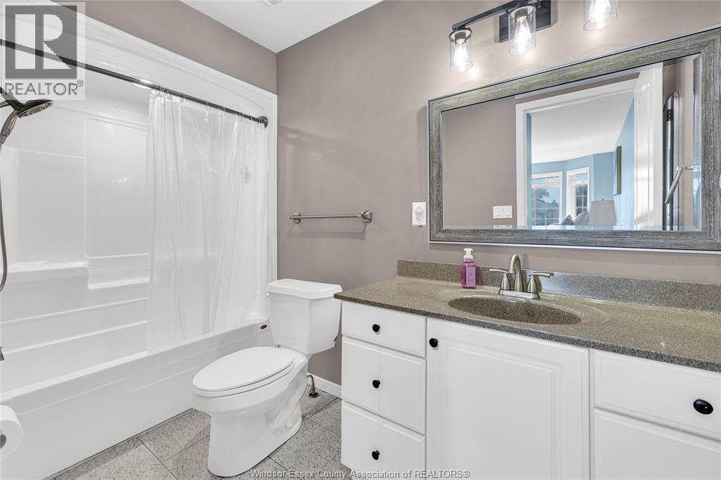 Photo 23 of 211 Bayberry, Lakeshore ON