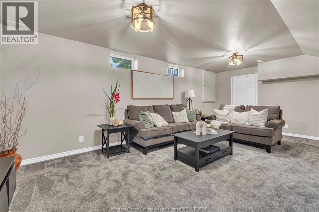 Photo 24 of 211 Bayberry, Lakeshore ON