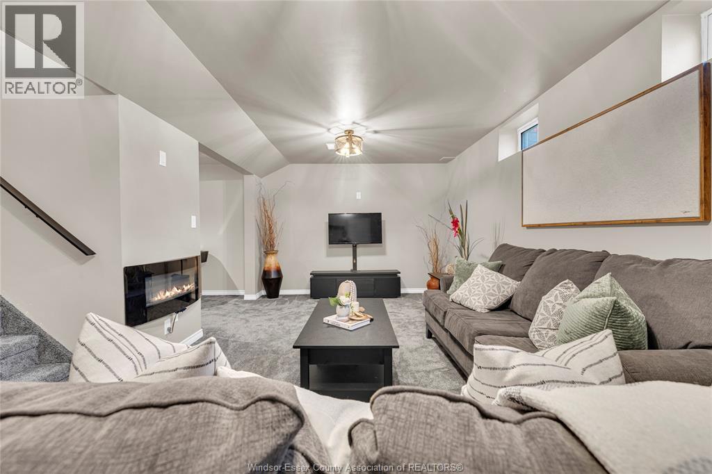 Photo 25 of 211 Bayberry, Lakeshore ON
