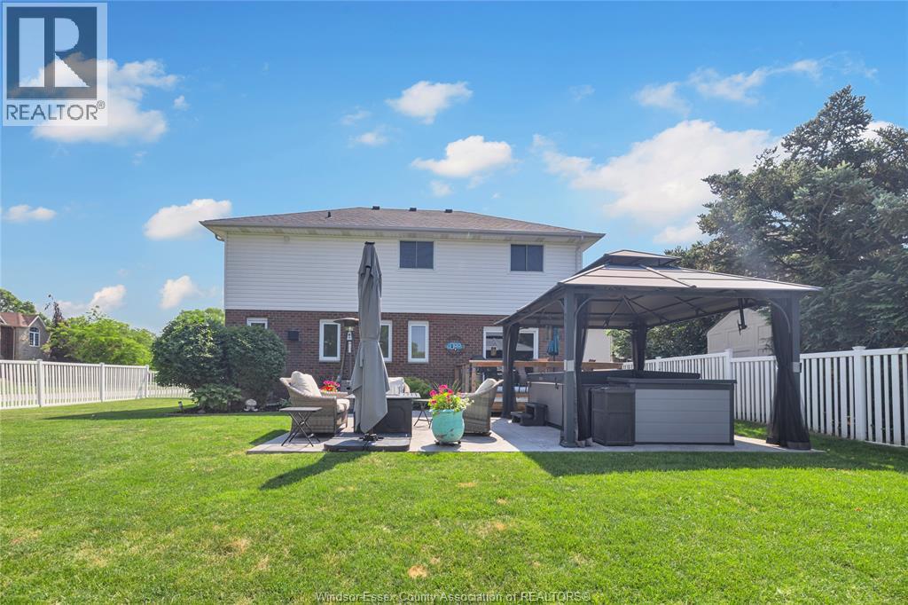 Photo 34 of 211 Bayberry, Lakeshore ON