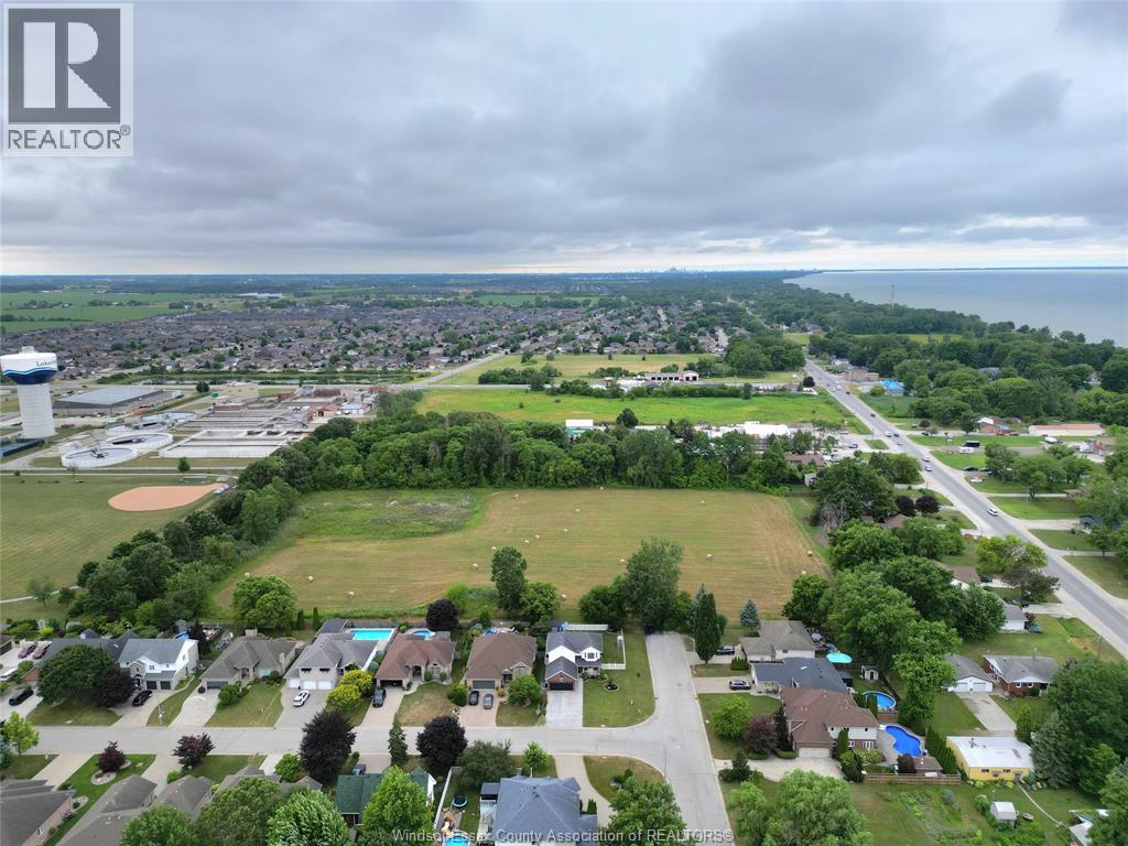 Photo 35 of 211 Bayberry, Lakeshore ON