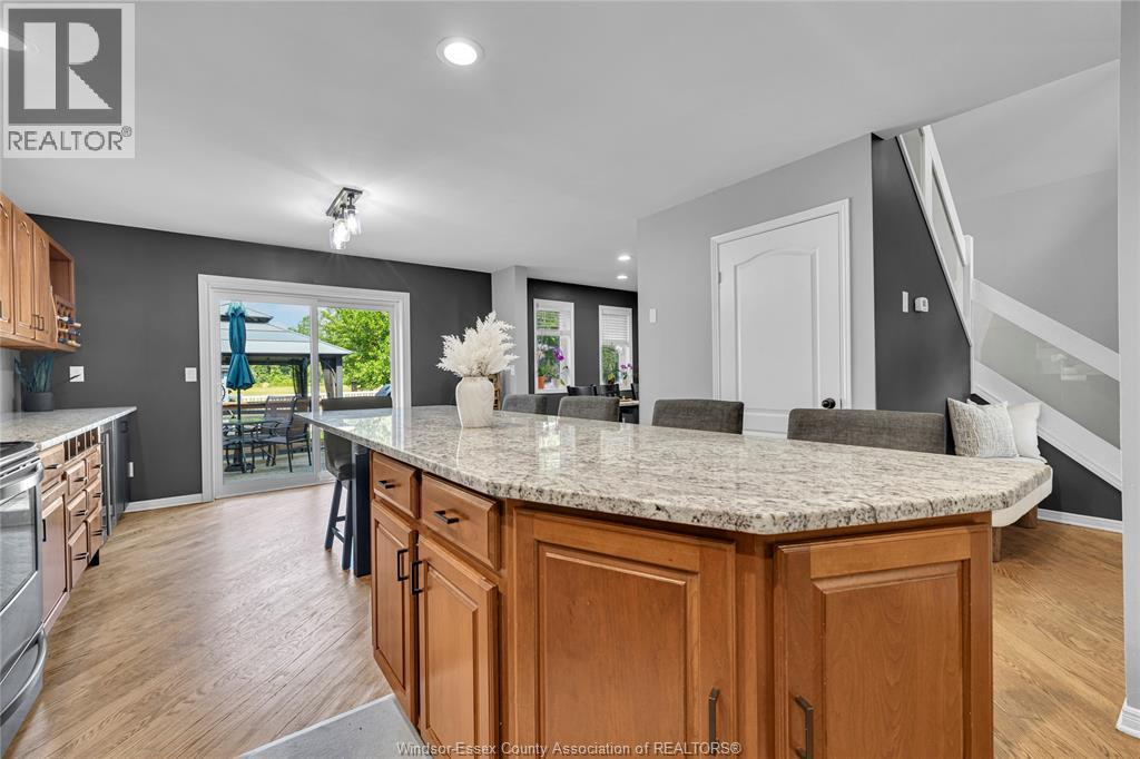 Photo 7 of 211 Bayberry, Lakeshore ON