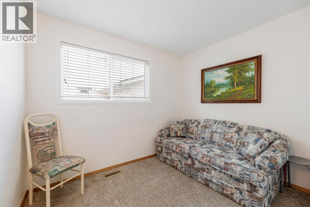 Single Family House Bungalow for Sale in  Woodford Crescent SW Woodbine Calgary 