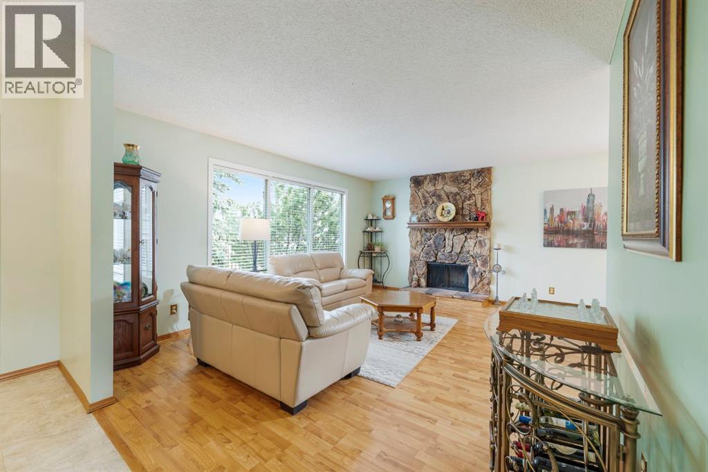 Single Family House Bungalow for Sale in  Woodford Crescent SW Woodbine Calgary 