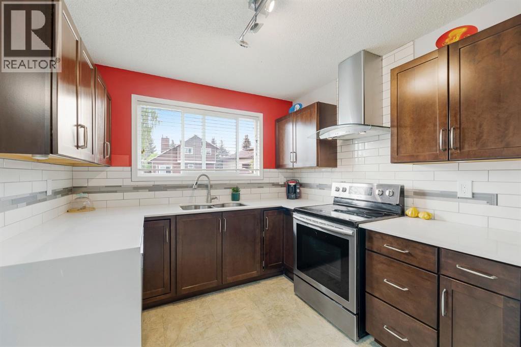 Single Family House Bungalow for Sale in  Woodford Crescent SW Woodbine Calgary 