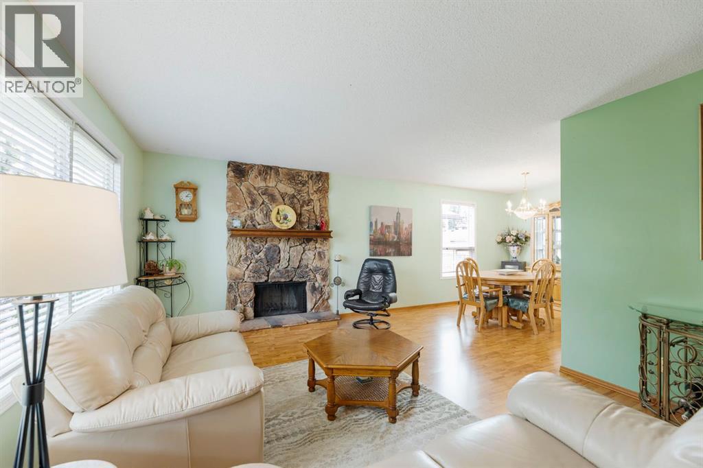 Single Family House Bungalow for Sale in  Woodford Crescent SW Woodbine Calgary 