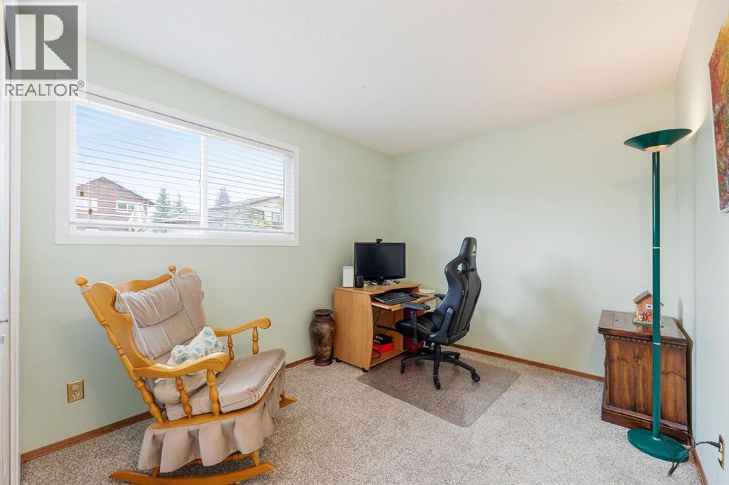 Single Family House Bungalow for Sale in  Woodford Crescent SW Woodbine Calgary 