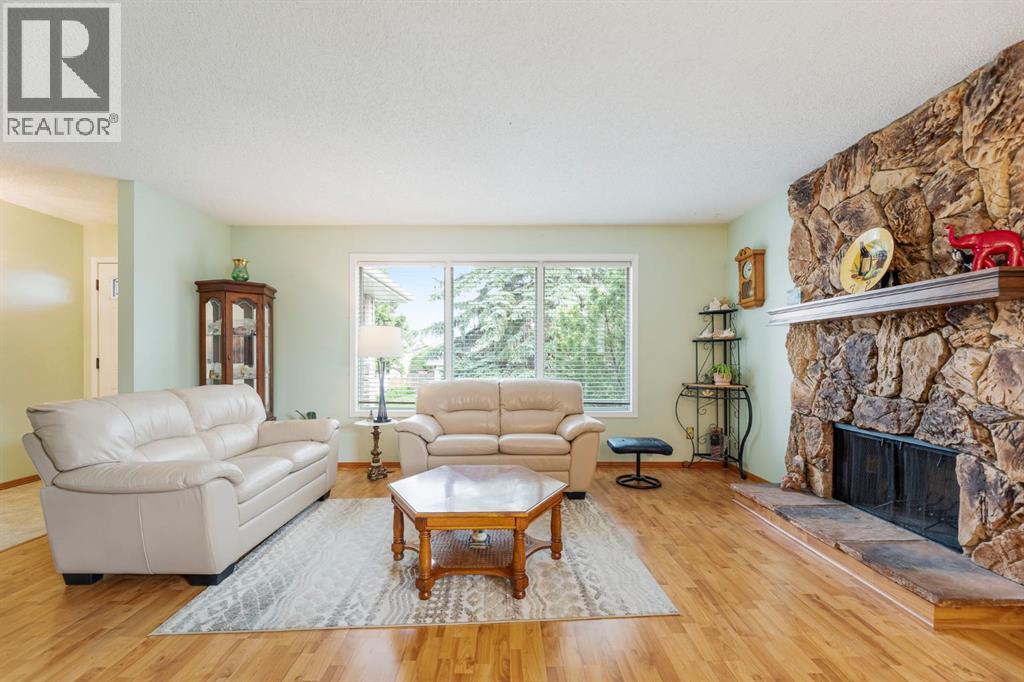 Single Family House Bungalow for Sale in  Woodford Crescent SW Woodbine Calgary 