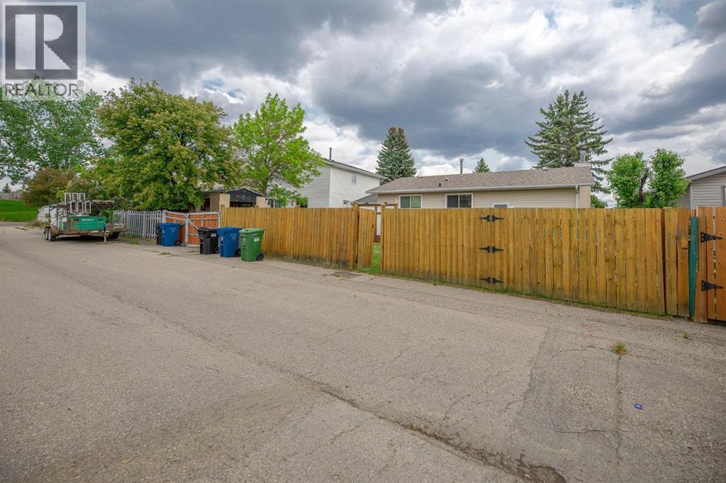 Single Family House Bungalow for Sale in  Woodford Crescent SW Woodbine Calgary 