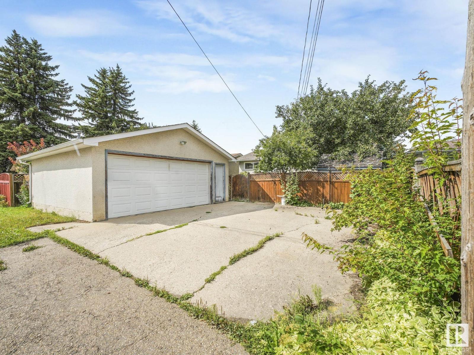 Photo 46 of 16207 86 Av Nw, Edmonton AB