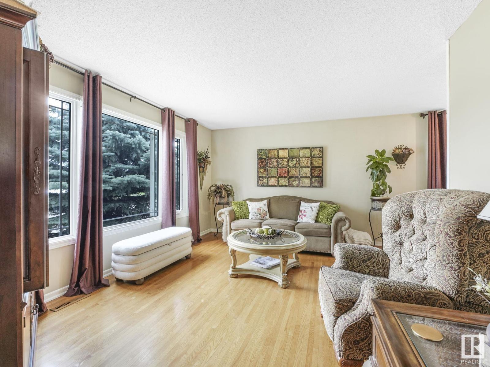 Photo 6 of 16207 86 Av Nw, Edmonton AB