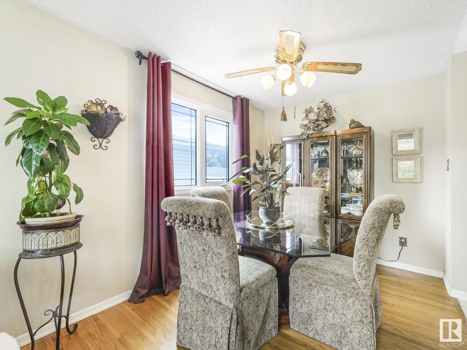 Photo 5 of 16207 86 Av Nw, Edmonton AB