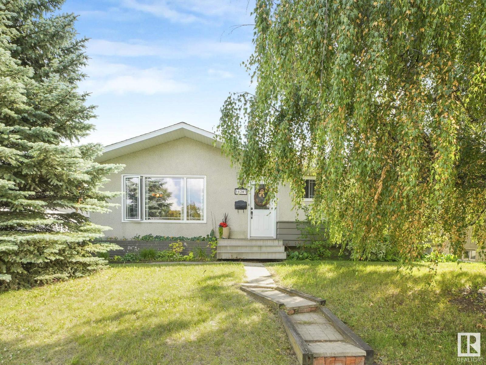 Photo 39 of 16207 86 Av Nw, Edmonton AB