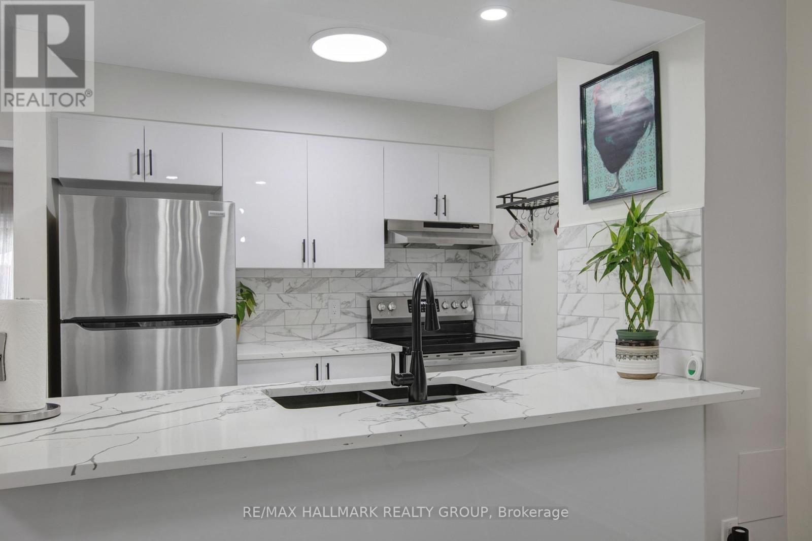 Photo 10 of 59 2570 Southvale Crescent, Ottawa ON