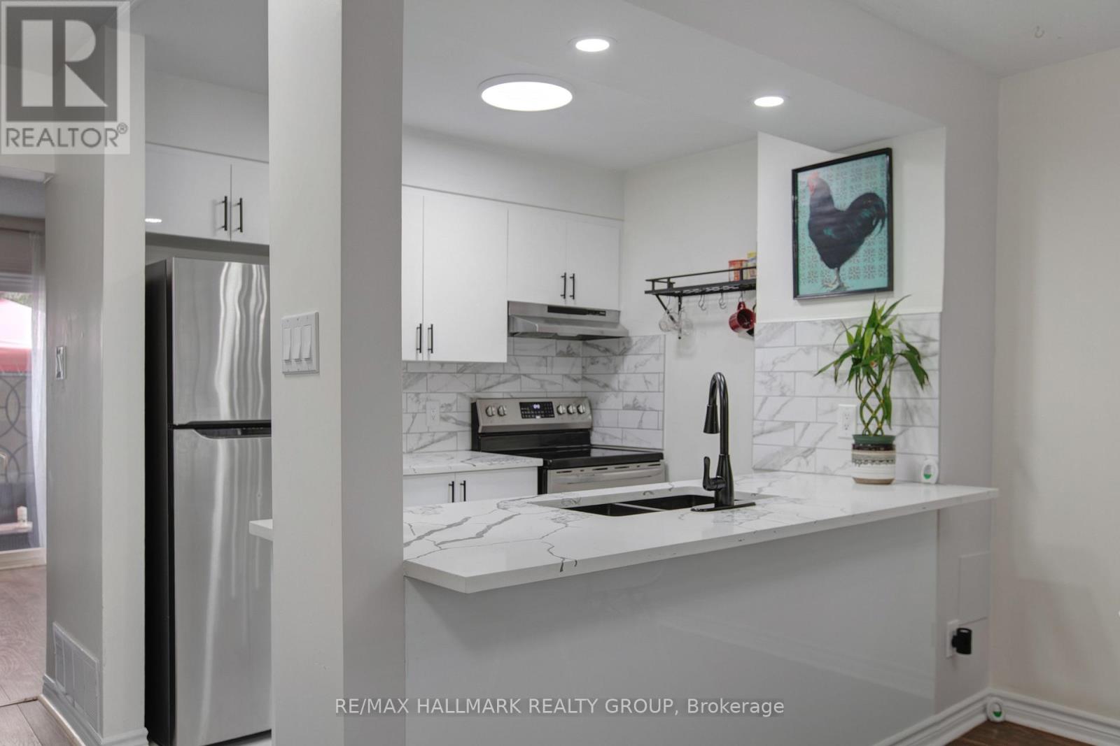 Photo 11 of 59 2570 Southvale Crescent, Ottawa ON