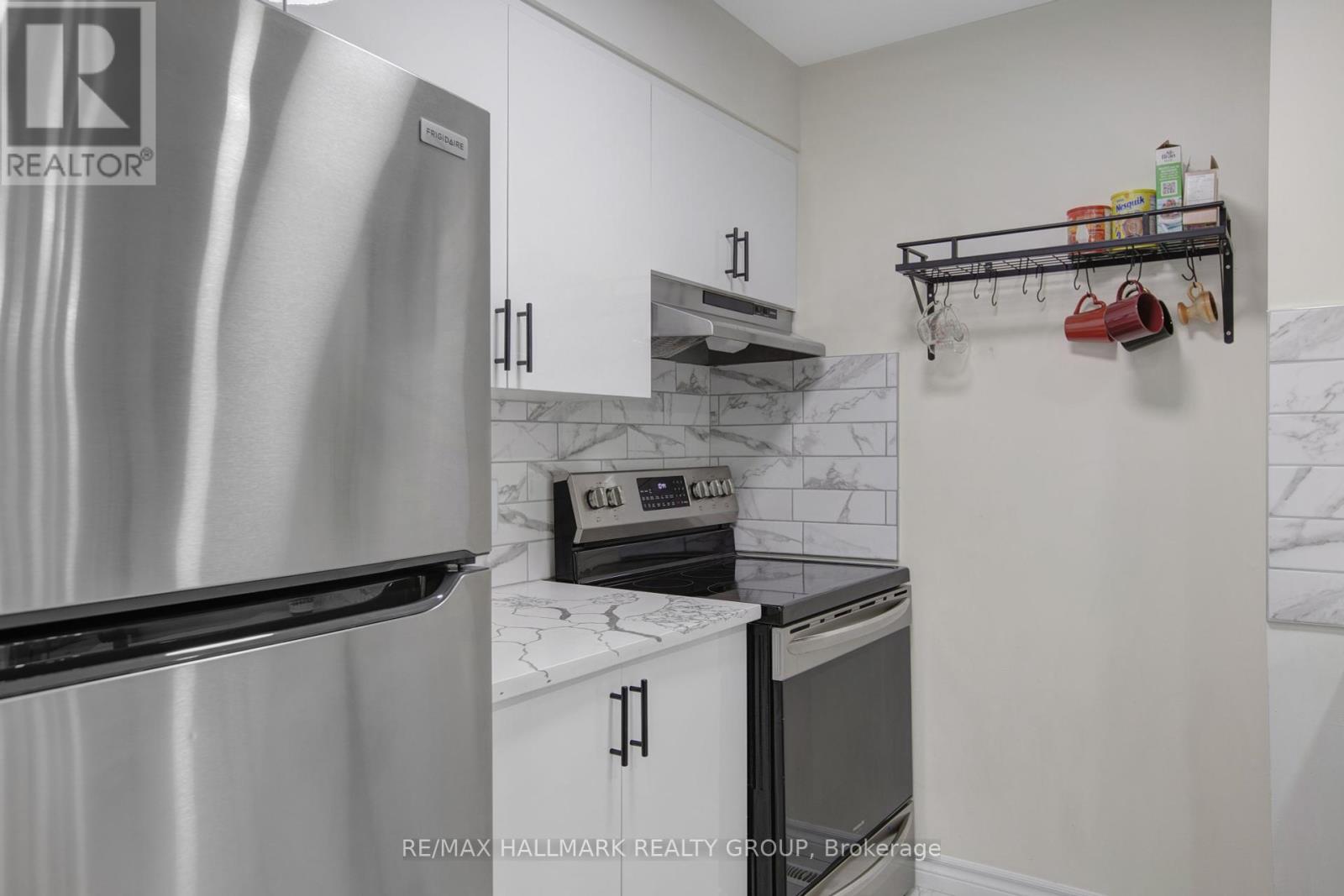Photo 14 of 59 2570 Southvale Crescent, Ottawa ON