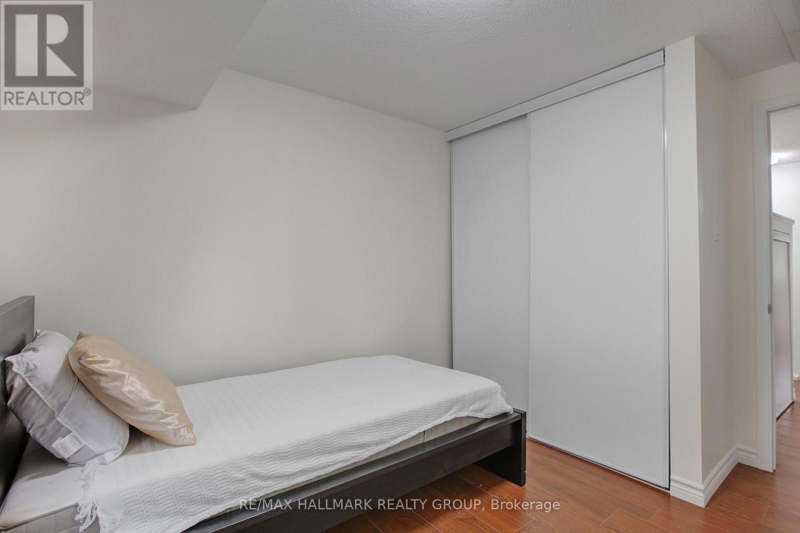 Photo 23 of 59 2570 Southvale Crescent, Ottawa ON