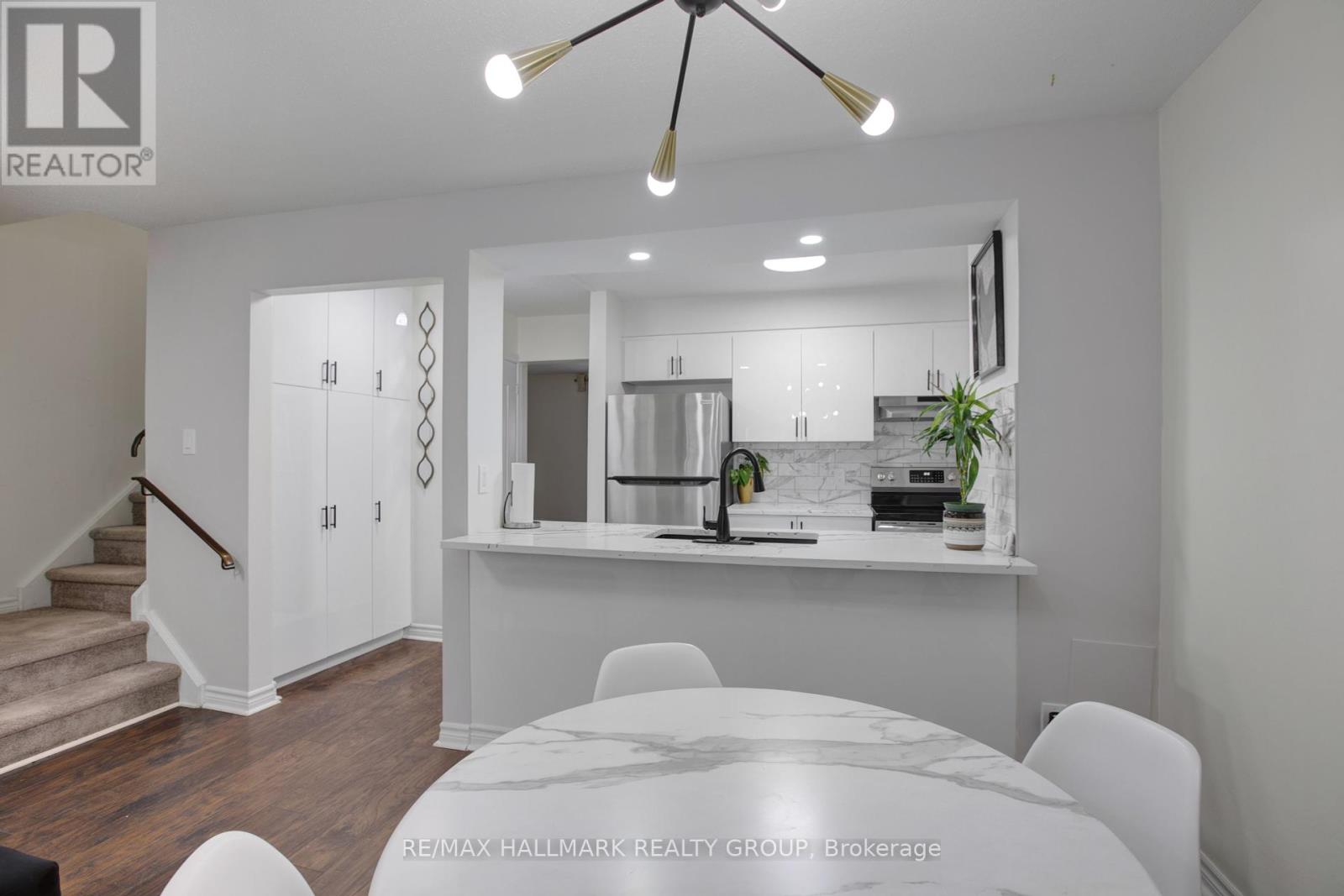 Photo 9 of 59 2570 Southvale Crescent, Ottawa ON