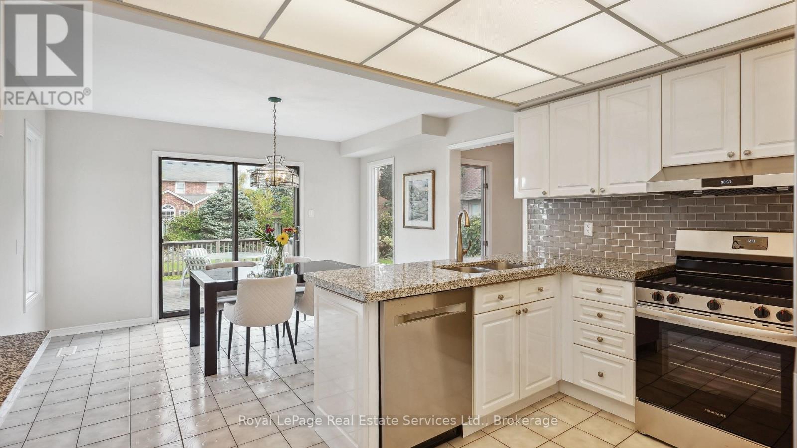 Photo 50 of 524 Chillingham Crescent, Oakville ON