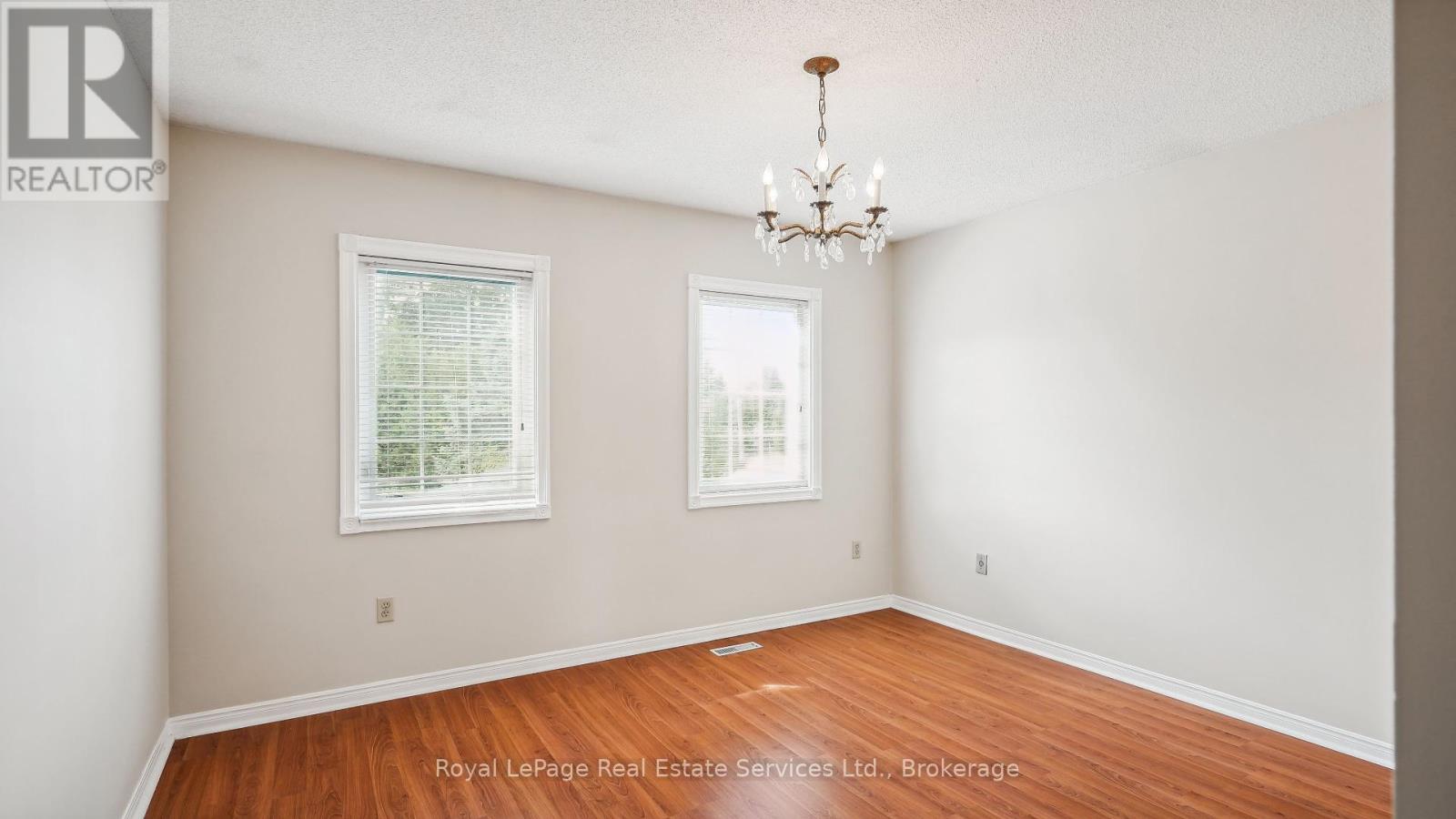 Photo 28 of 524 Chillingham Crescent, Oakville ON
