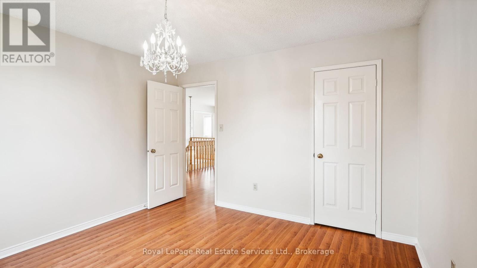 Photo 40 of 524 Chillingham Crescent, Oakville ON