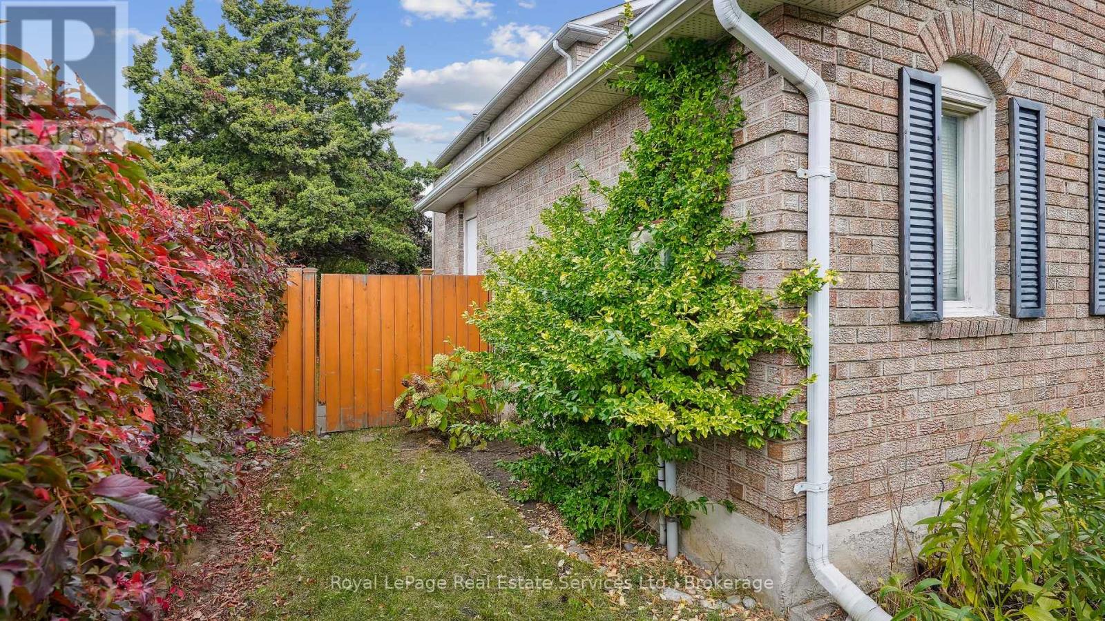 Photo 48 of 524 Chillingham Crescent, Oakville ON