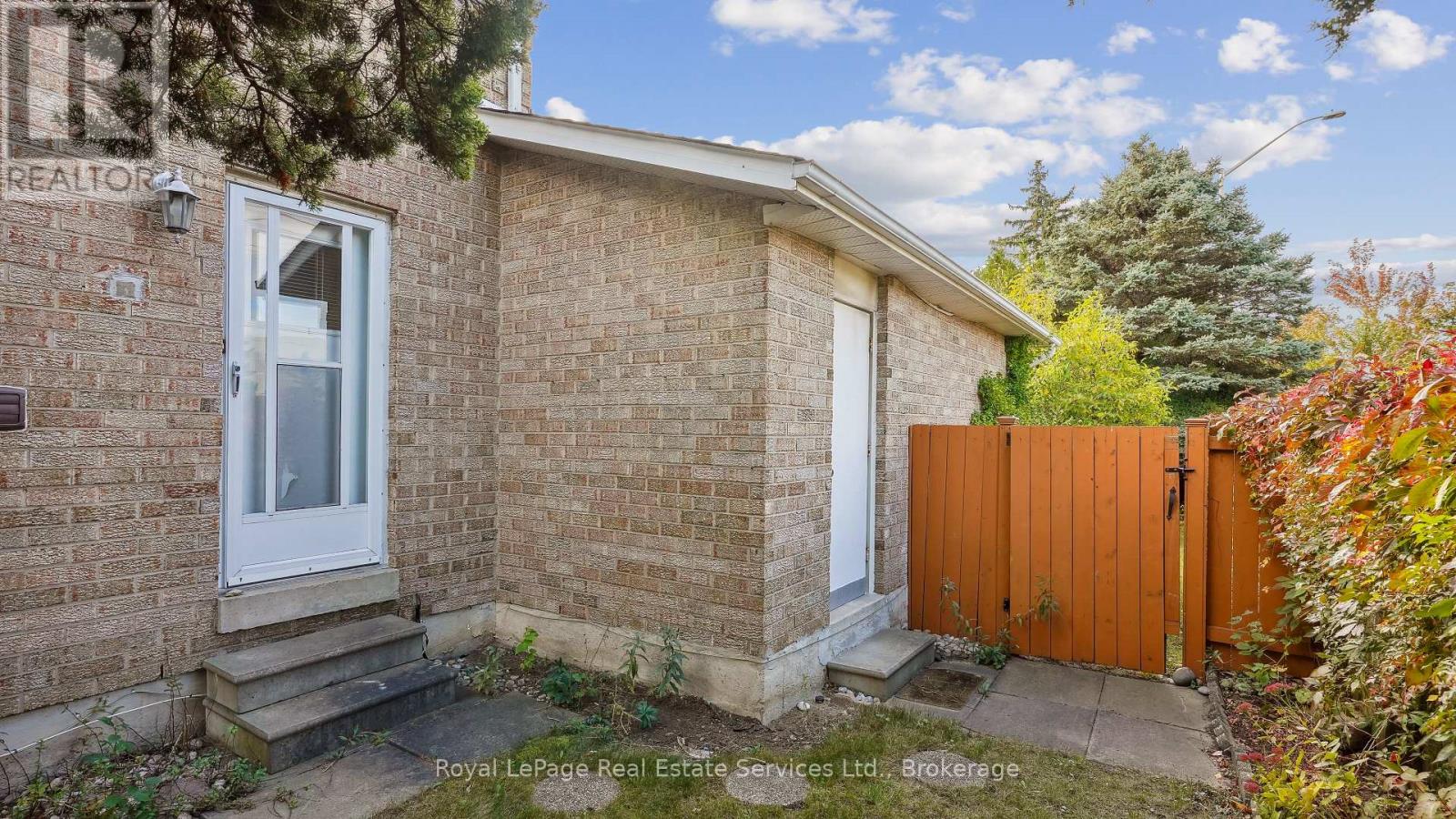 Photo 30 of 524 Chillingham Crescent, Oakville ON