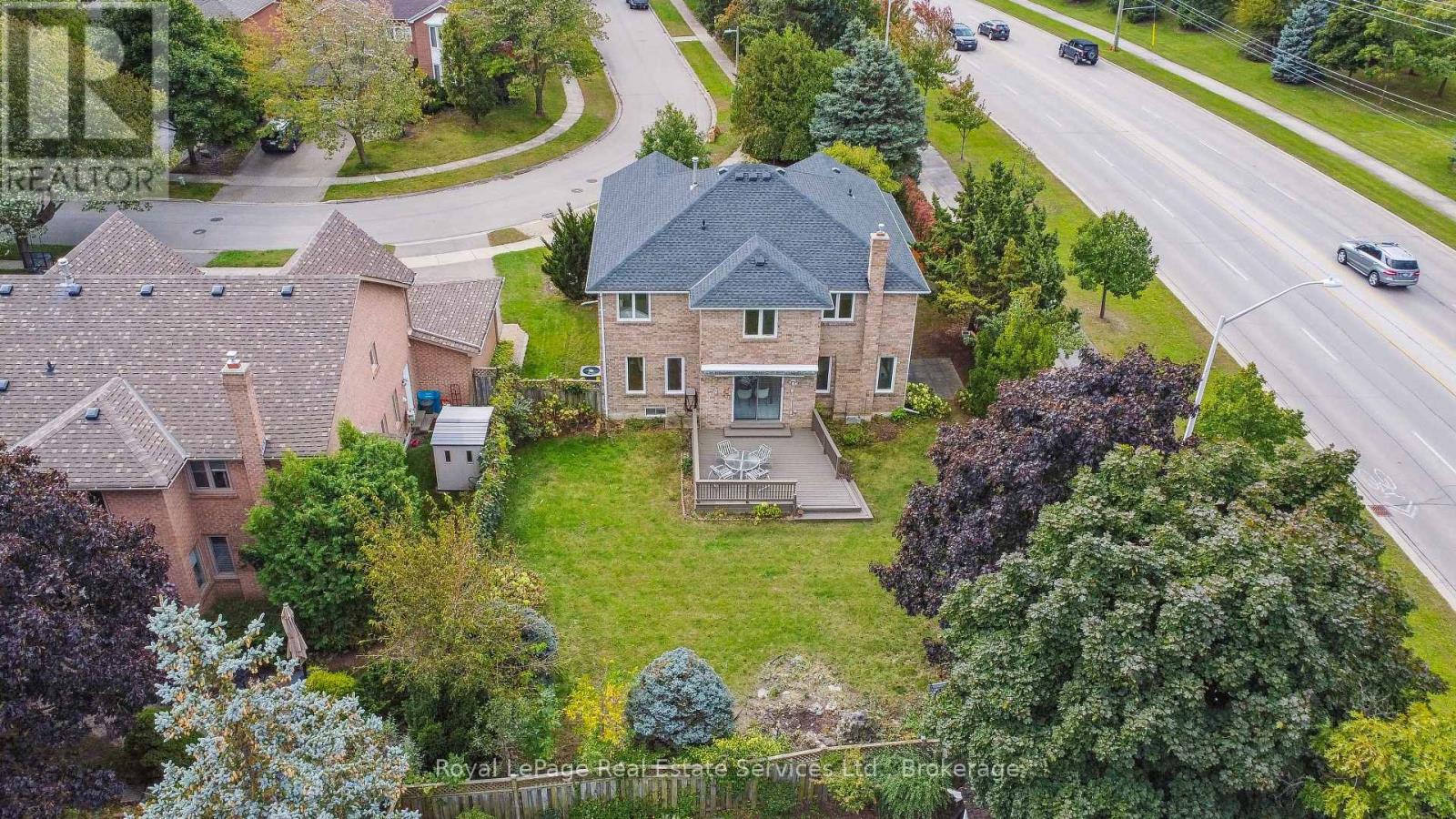 Photo 12 of 524 Chillingham Crescent, Oakville ON