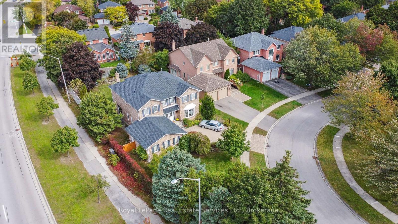Photo 19 of 524 Chillingham Crescent, Oakville ON