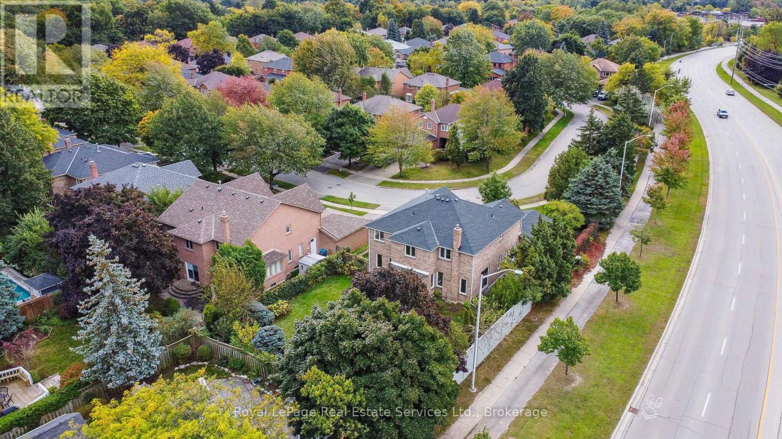Photo 27 of 524 Chillingham Crescent, Oakville ON