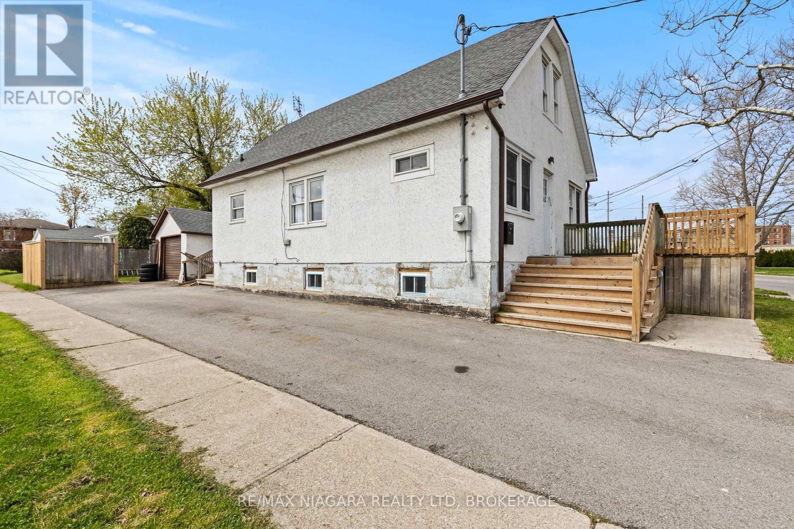 Photo 21 of 362 Carlton Street, St Catharines ON
