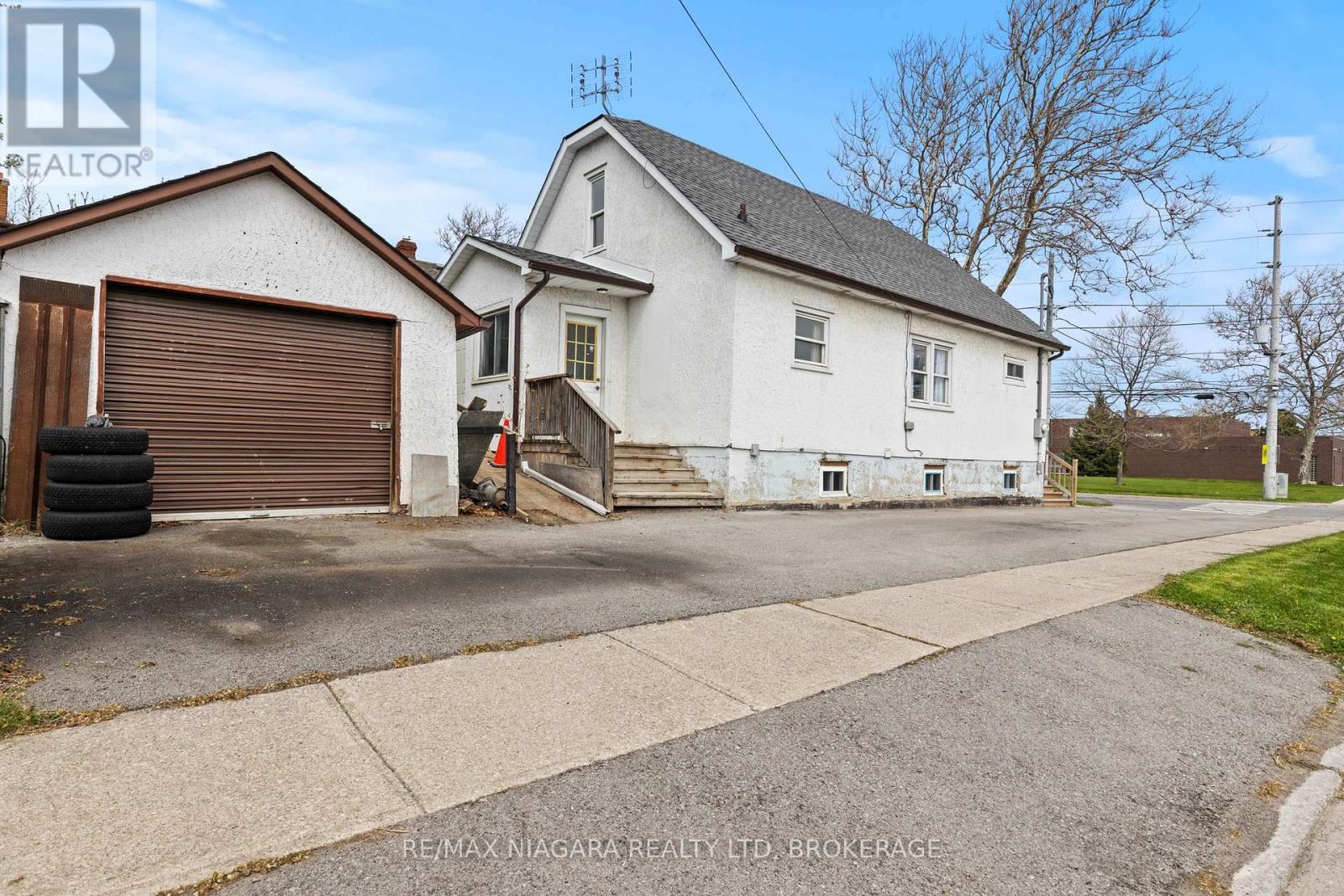 Photo 25 of 362 Carlton Street, St Catharines ON