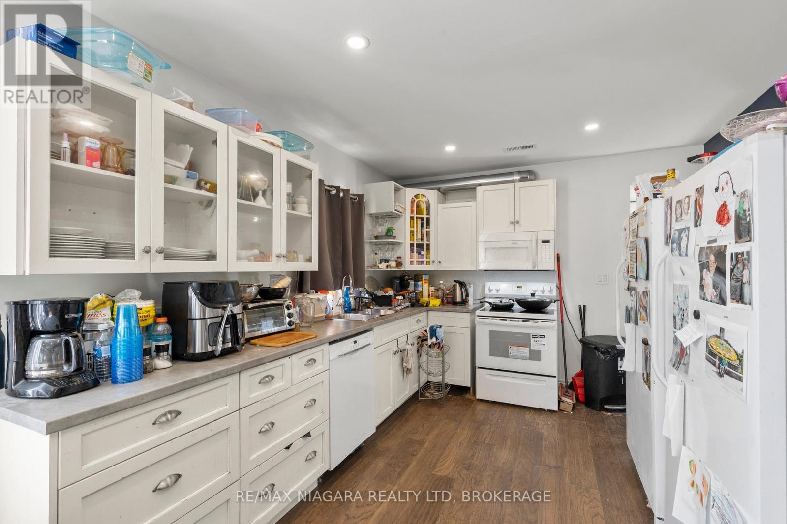 Photo 22 of 362 Carlton Street, St Catharines ON